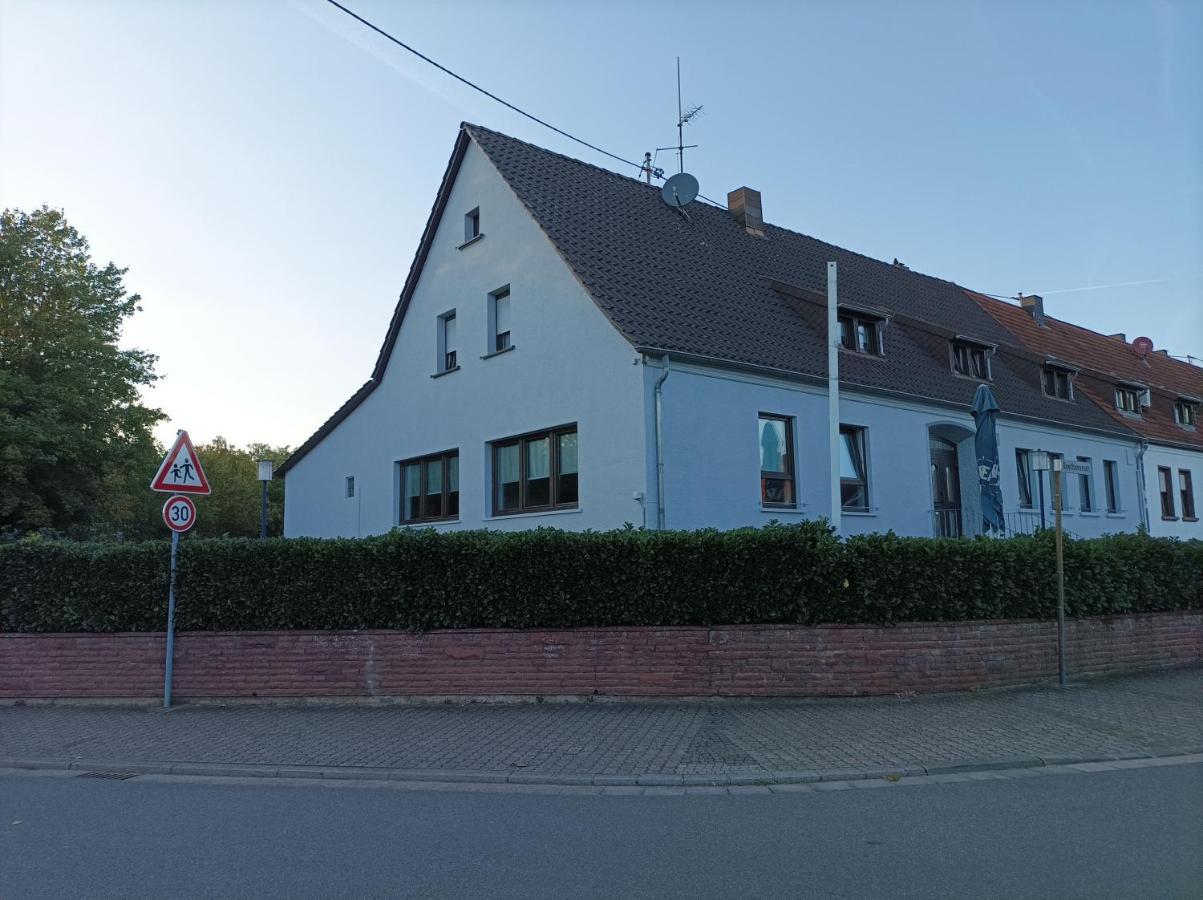 Gaststaette Molitor Apartment Saarlouis Bagian luar foto